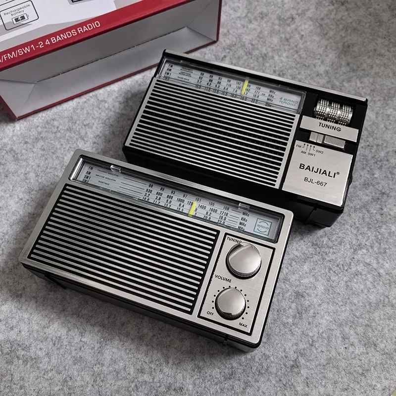

Retro FM Medium and Short Wave Radio Multi-band Small External Amplifier Rechargeable