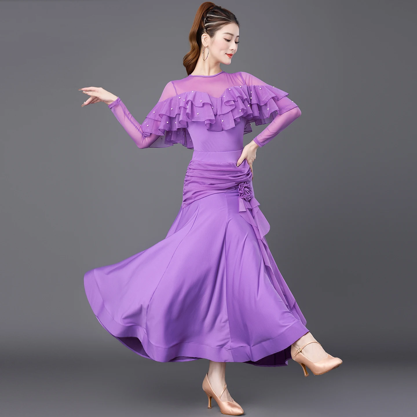 2025 Concorso di danza da sala Abbigliamento per le donne Maniche lunghe Grande Swing Skrits Vestito Valzer Danza moderna Performance Wear XH3808