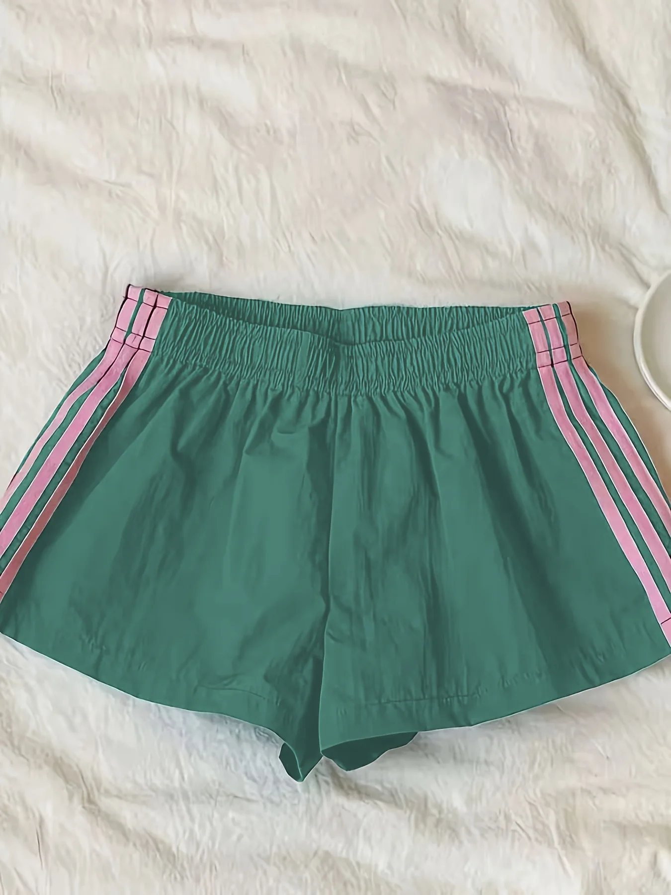 

Женские модные шорты