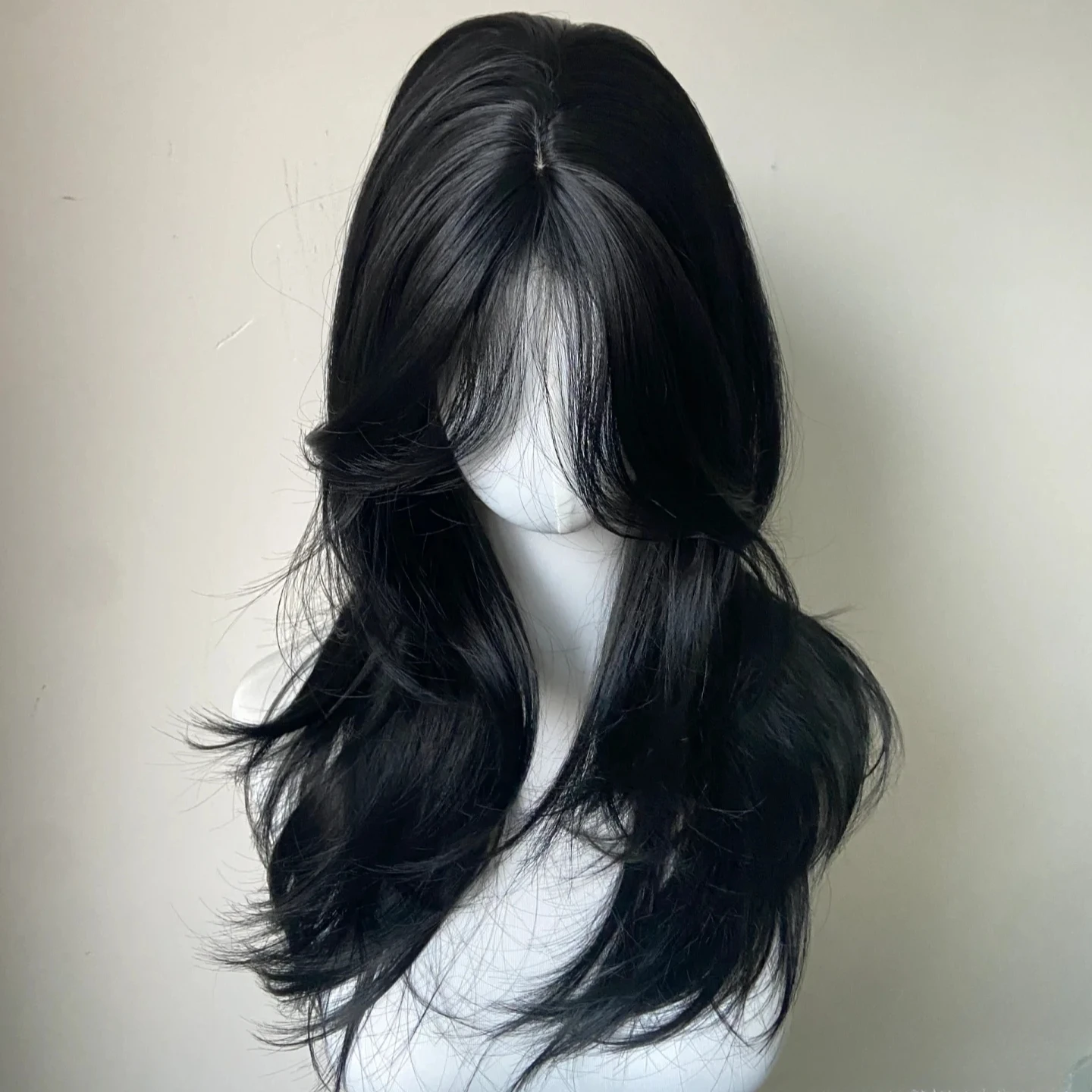 Ashley Dunkellila Perücke, weiblich, 55,9 cm langes Haar, Vorhang, Pony, geschichtet, Natur, glattes Haar, Cosplay, synthetische Perücken, Lolita Perruque – Detail 9