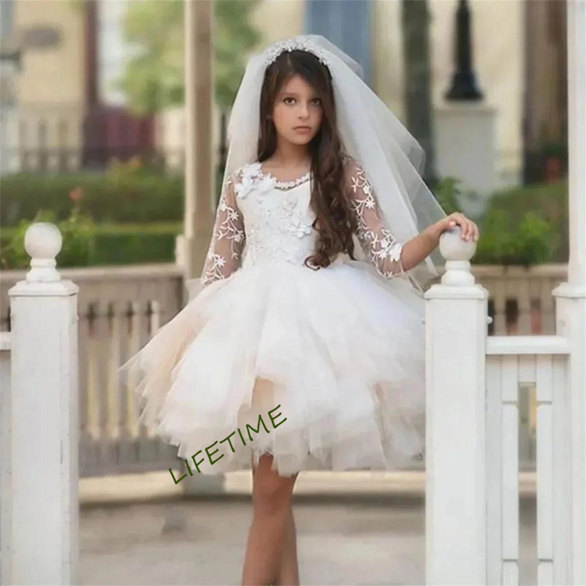 

Flower Girl Dress For Wedding Knee Length Puffy Lace Applique Three Quarter Sleeve Princess Pageant Dresses First Communion Gown