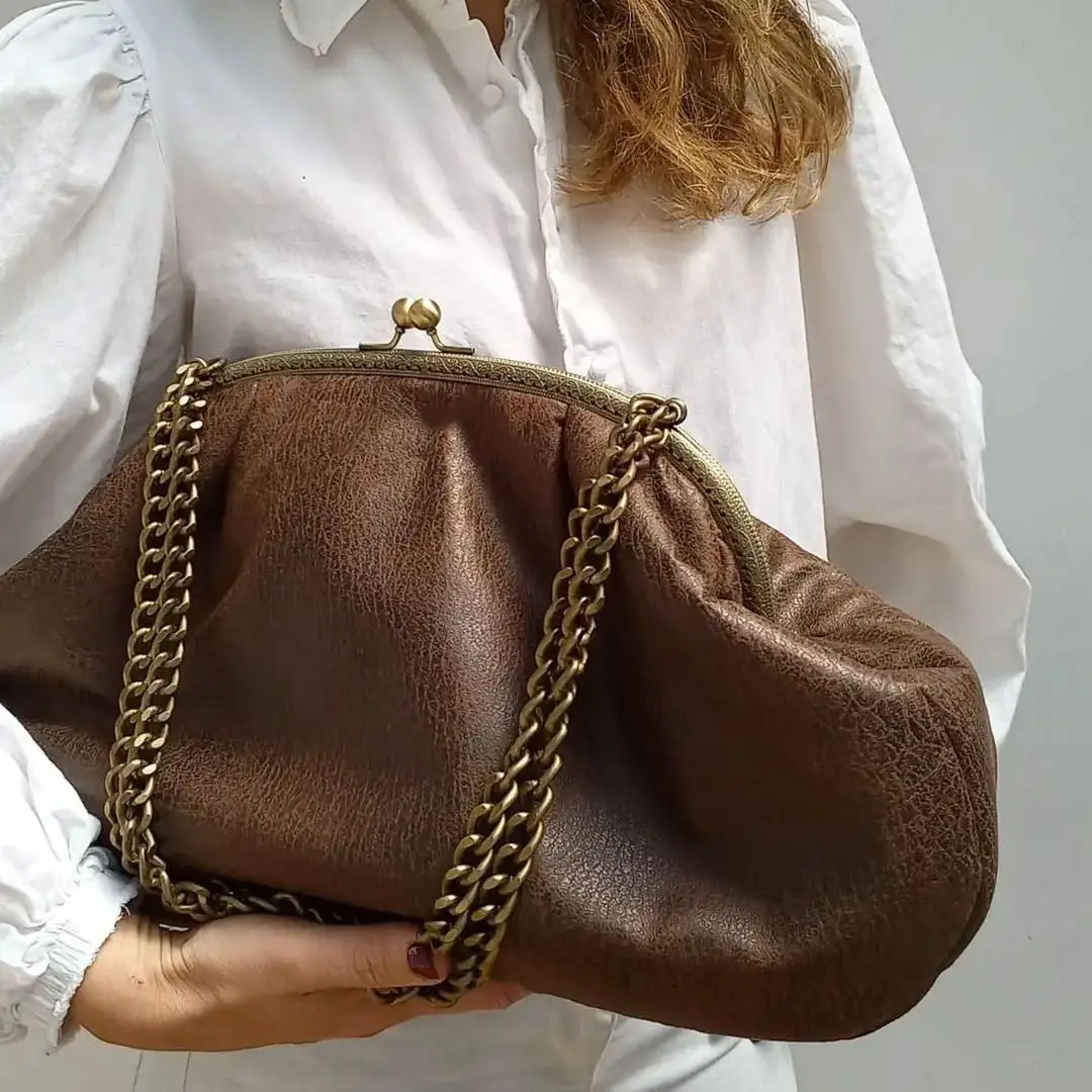 

Винтажная потертая кожаная сумка из потертой кожи с антикварными язычками и ручками, металлический каркас, кошелек с замком для поцелуя, 38x25x9 см, Canta