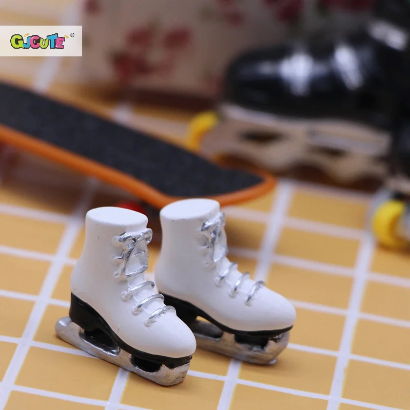 1 para domek dla lalek Mini symulacja buty do jazdy na łyżwach Prop Model dla dziecka lalka wrotki dekoracyjny prezent zabawki dla dzieci akcesoria dla lalek — zdjęcie 7
