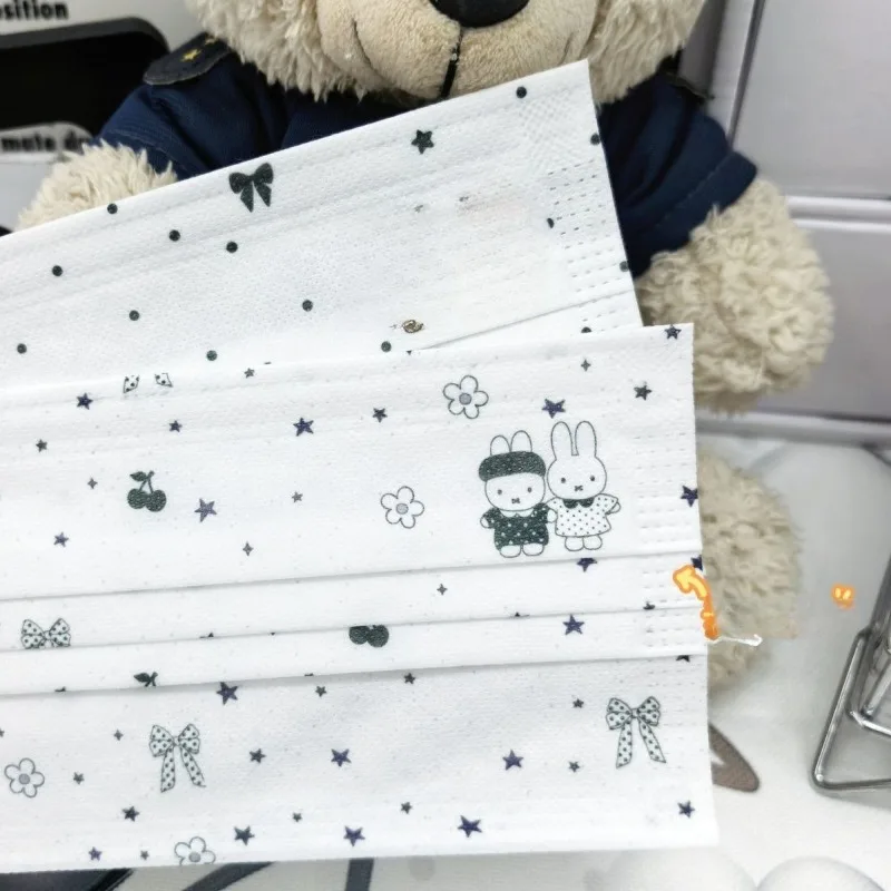 10 Stück Miffy Cartoon-Masken mit bedrucktem Muster, niedliche Atmosphärenmaske, kreative Kawaii-Mädchen-Maske, einzeln verpackt, staubdichte Maske im Großhandel – Detail 1