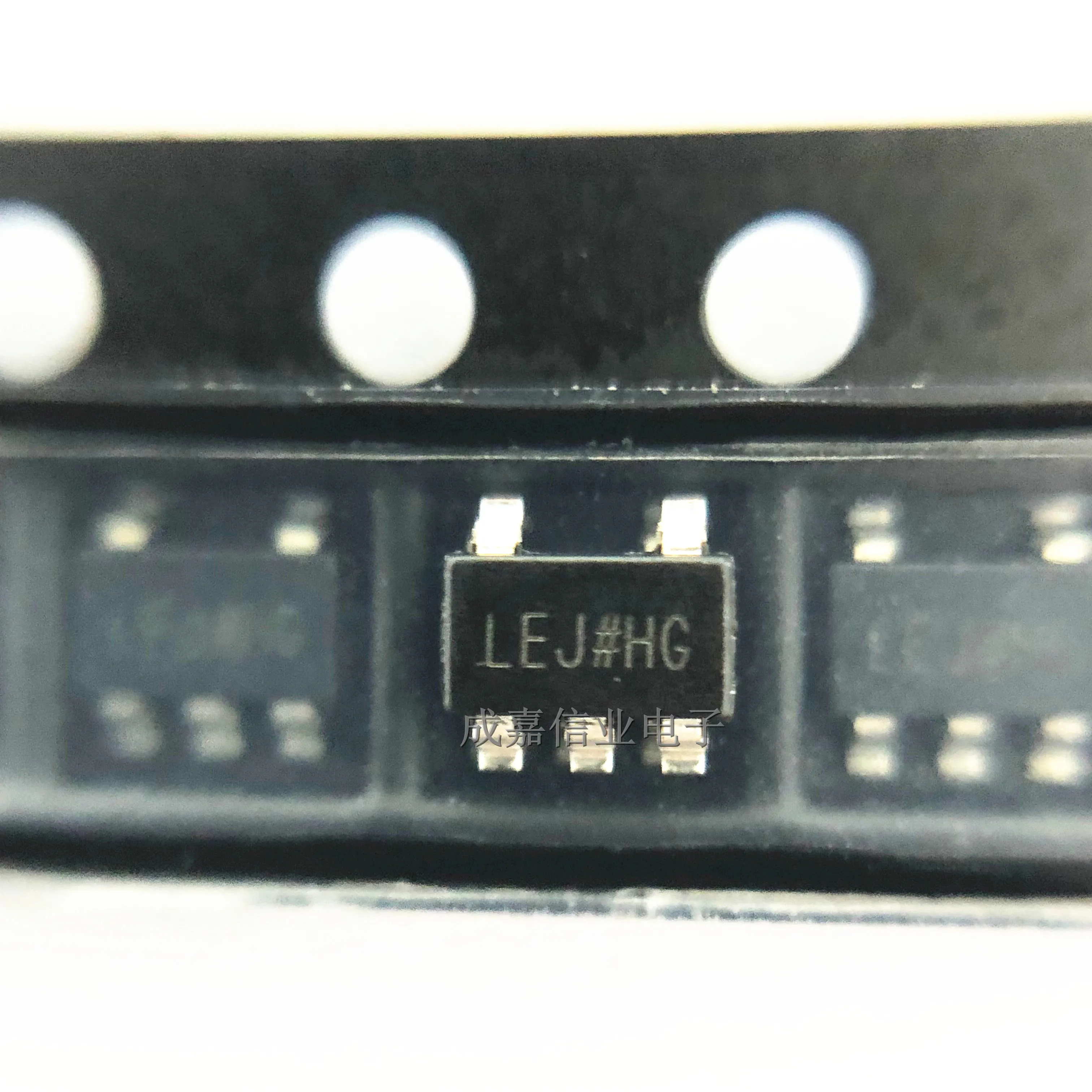 10pcs/Lot ADP150AUJZ-3.3-R7 TSOT-23-5 MARKING;LEJ Linear Voltage Regulators 150mA Ultra-Low Noise LDO 3.3 Vout