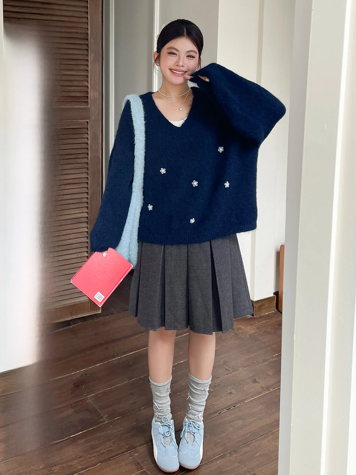 

Autumn Winter Floral Embroidery Sweater Large Size Women's Faion Lazy Sle Top Korean System Big MM Warmth Thermalized