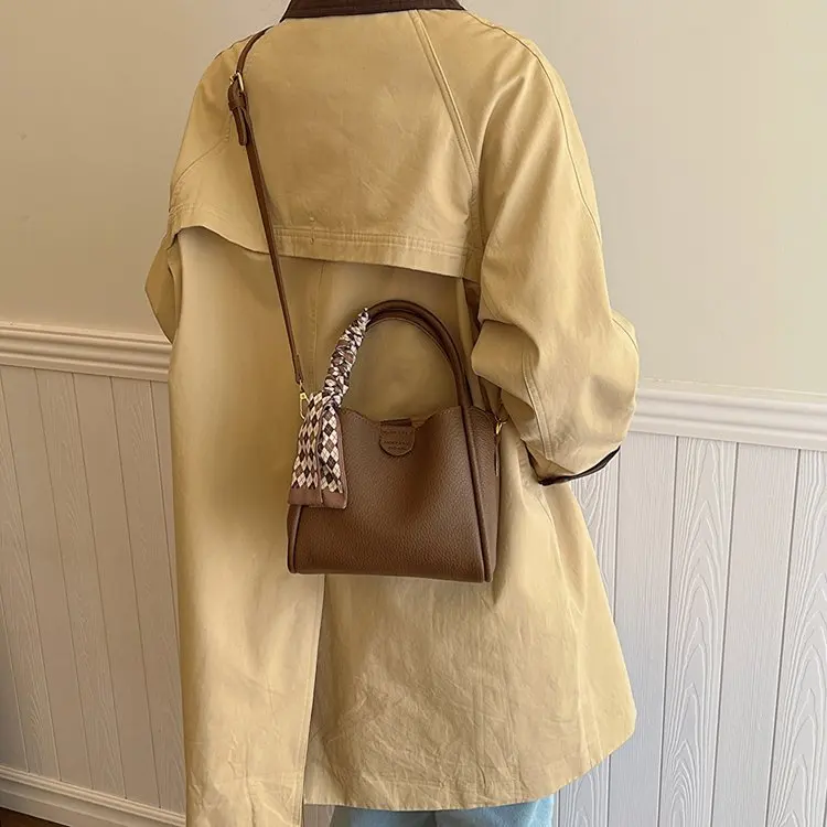 

New Stitched Tote Bag for Women Zippered Shoulder Bag with Top Handle, Minimalist Crossbody Purse for Daily Use