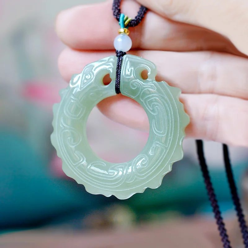 

Exquisite Hetian jade Qinghai material fish-to-pendant, ethnic style, fashionable and versatile