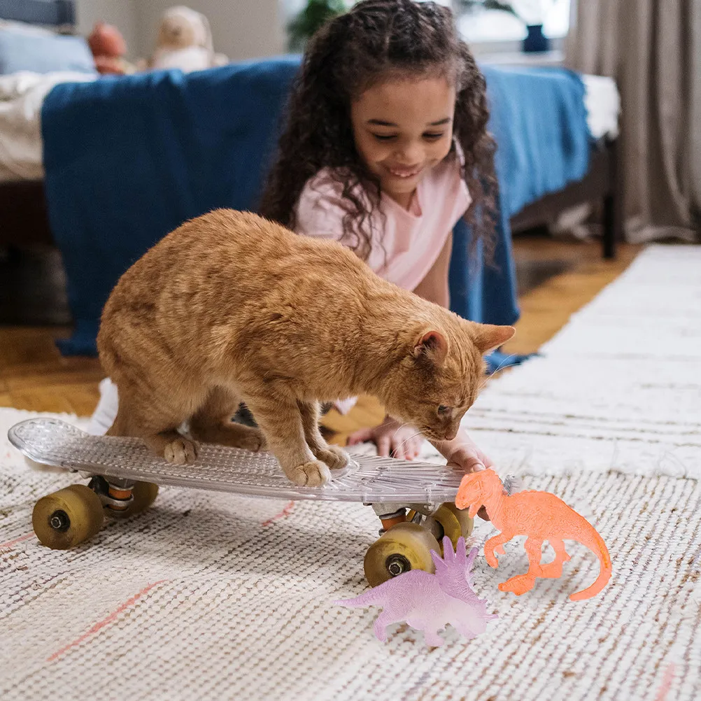 16 figuras de dinosaurios luminiscentes, pequeños dinosaurios que brillan en la oscuridad, ideales para niños, para rellenar cestas de Pascua o bolsas de regalos de Halloween.