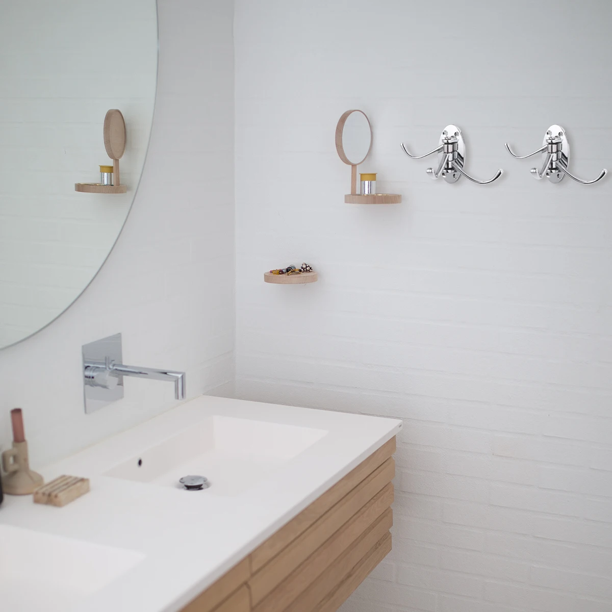 

2 шт. настенные поворотные крючки для одежды, складной держатель из цинкового сплава, тройной крючок для спальни, ванной комнаты, шкафа, шляпы, вешалки для полотенец, халата