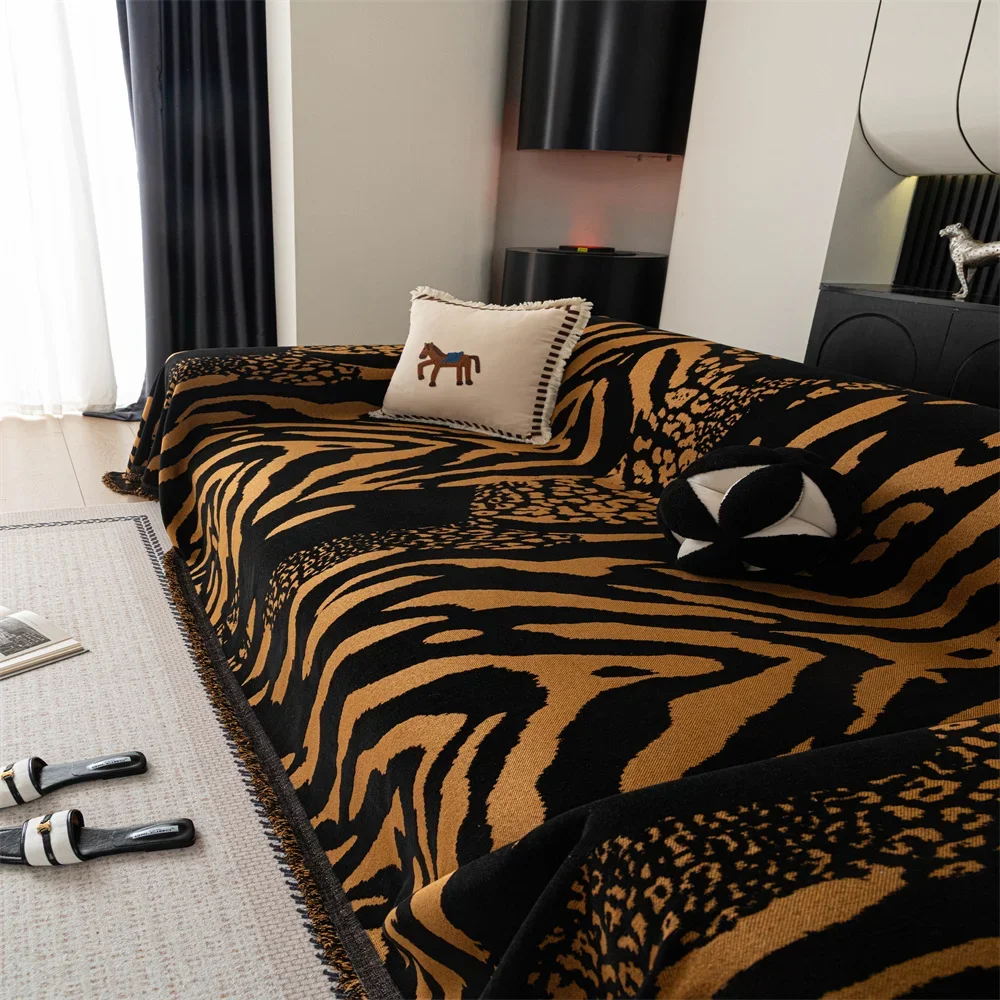 

2026 Retro French Style Light Luxury Sofa Cover Universal Non-Slip All-Season Fabric High-Quality Sofa Slipcover Anti-Cat