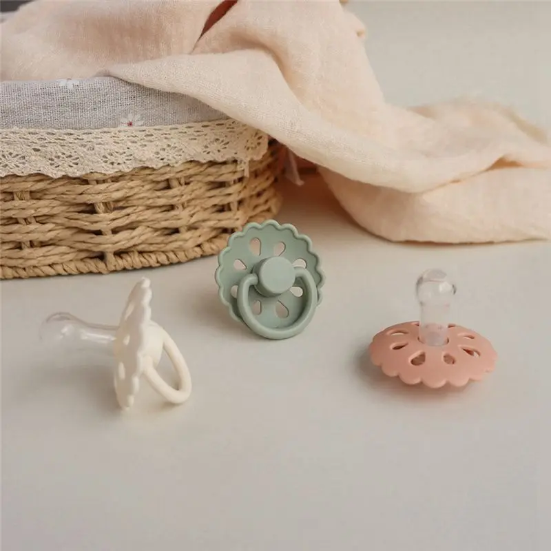 L81A 2025-الطفل المطاط الطبيعي (6-18) زهرة فائقة النعومة من اللاتكس الطبيعي تقليد حليب الثدي النوم حديثي الولادة