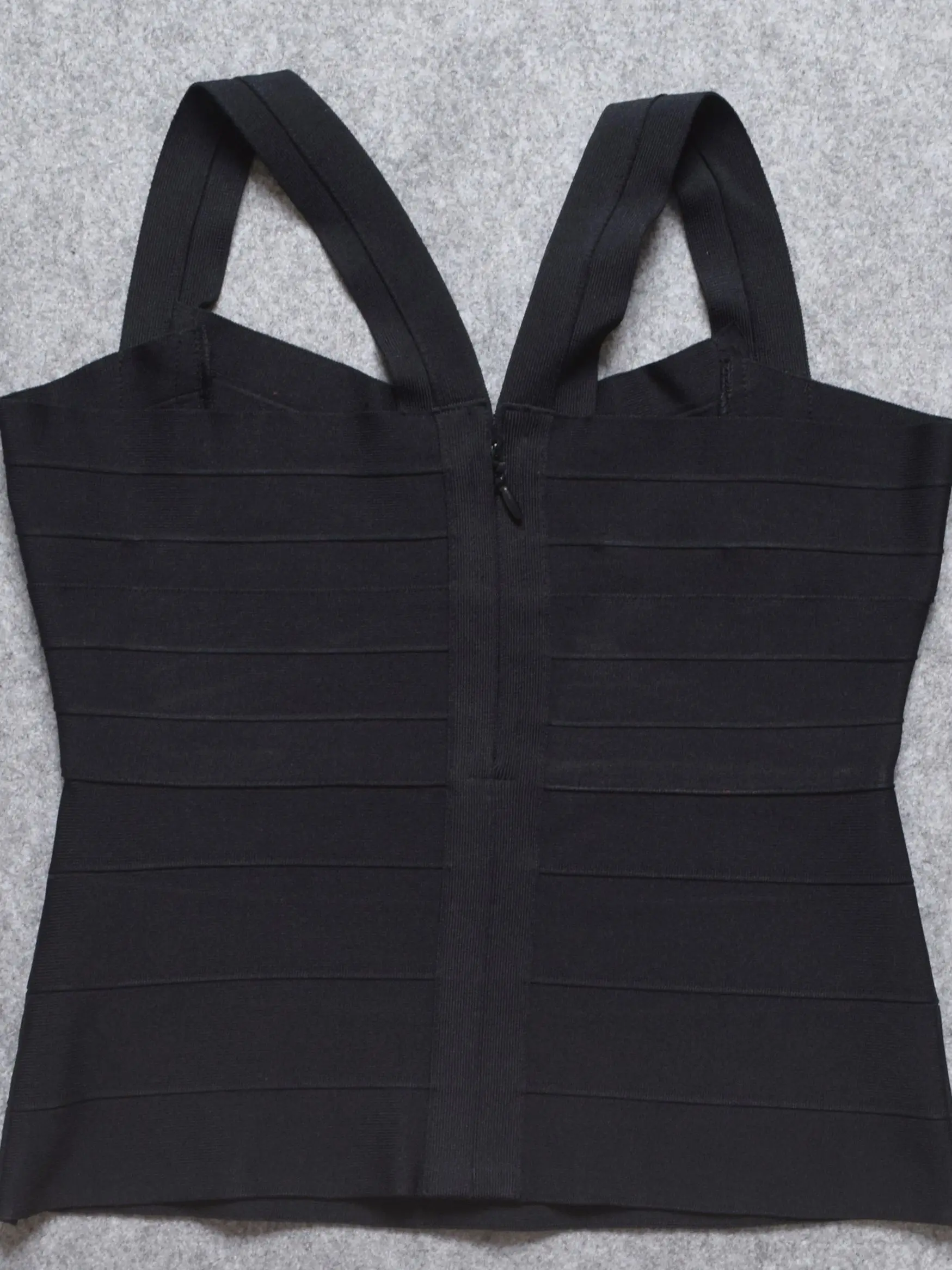 سترات علوية مثيرة للسيدات للمكتب للحفلات بجودة متقاطعة سترات بأشرطة سوداء 2025 ضيقة باللون الأصفر والأحمر كاميس أبيض نحيف مرن