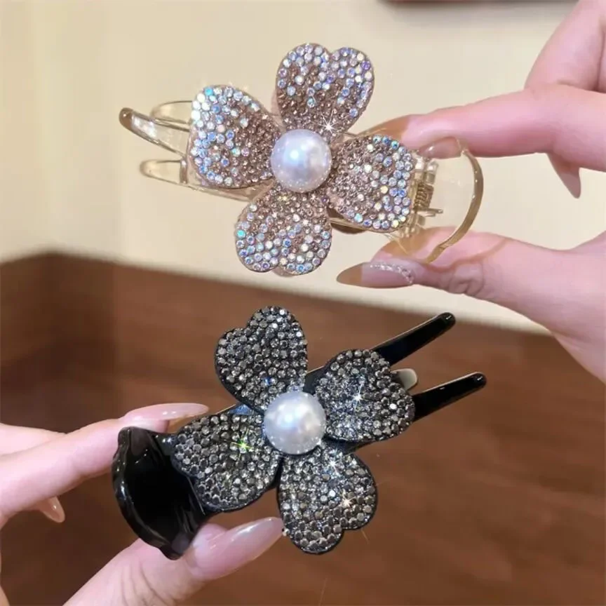 Elegant Women Korean Shark Clip Fashion Girl Hair Claw for Delicate Pearl Rhinestone Flower Hair Clip Hair Accessories