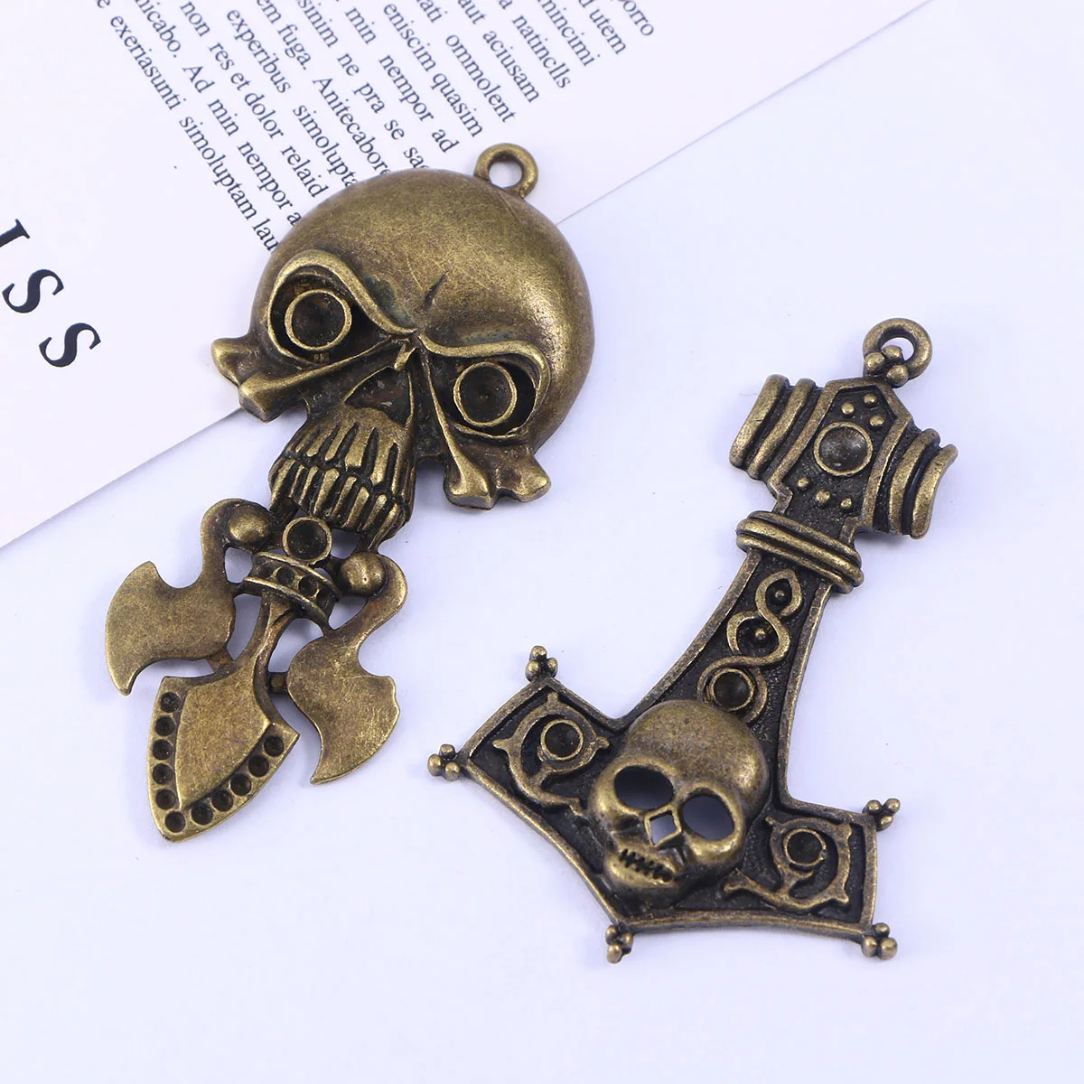 

100g Vintage Mixed Pendants Alloy Jewelry Making Charms for Punk Cosplay Skull Accessories 118Characters