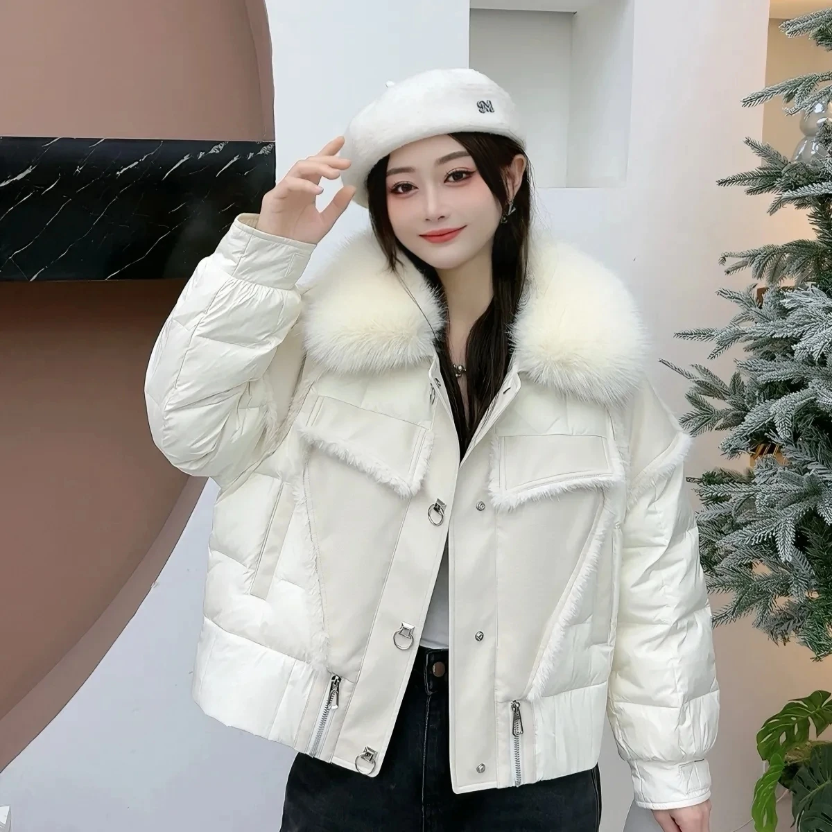 

Черная укороченная пуховая куртка с вставками, Зима 2026, Новинка, Элитная женская модная куртка с большим меховым воротником, Съемная теплая куртка, Женская повседневная верхняя одежда