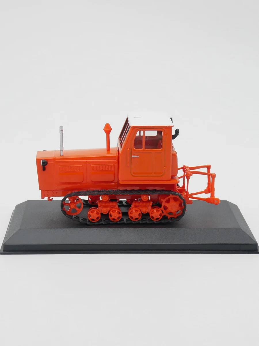 IXO 1:43 Hachette Second Generation T-4A Soviet Farm Tractor Diecast Model Metal Toy Vehicle