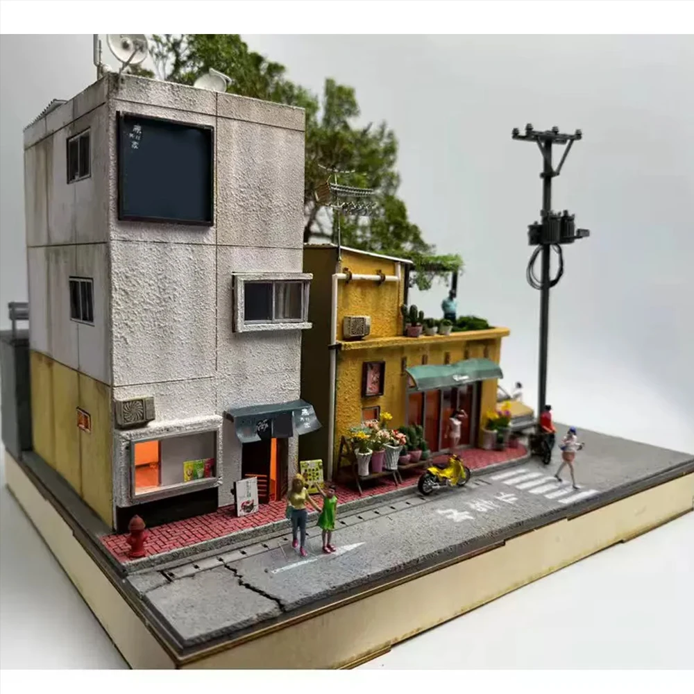 Diorama 1/64 Japanische Stadtstraßen-Simulationsmodell Handgefertigtes DIY Parkplatz-Szenenmodell Unlackiertes Materialpaket