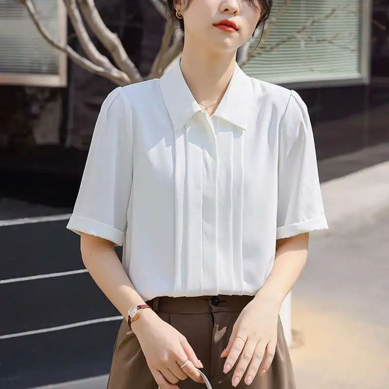 

Белая шифоновая блузка с коротким рукавом для женщин, летняя, новый дизайн, для офиса, из полиэстера, с воротником, тонкая, легко деформируется.