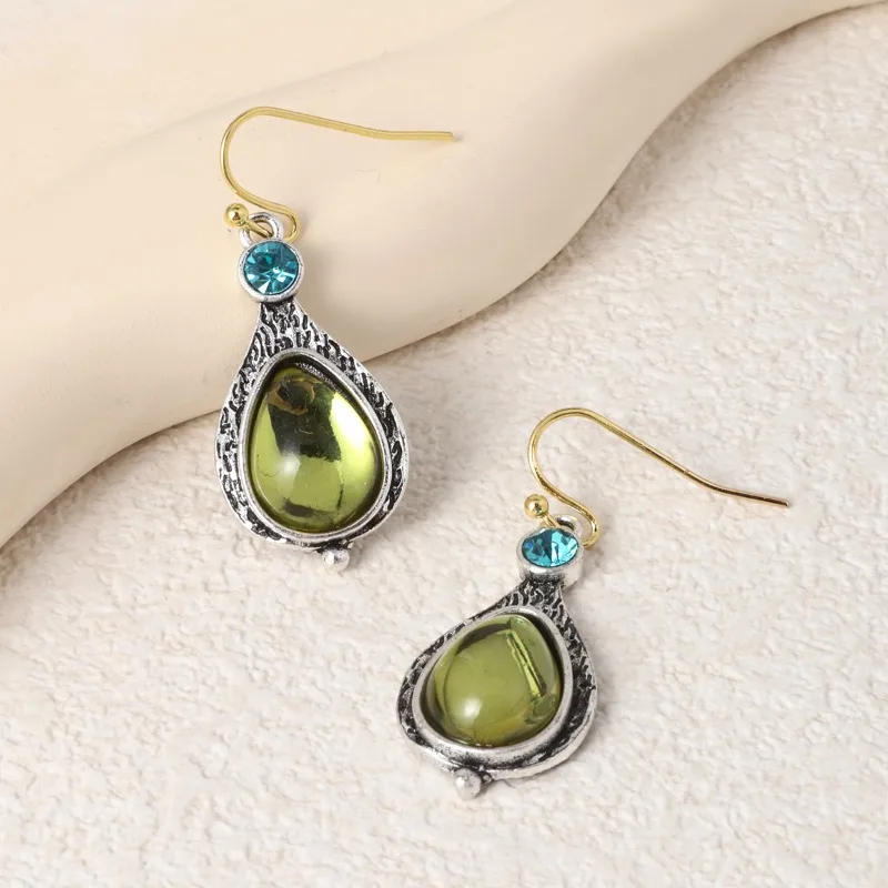

Huajie Inlaid Green Gemstone Droplet Shaped Pendant Earrings for Woman Retro Ear New Fashion Jewelry