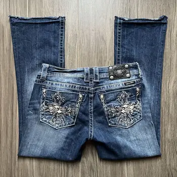 อเมริกัน Harajuku Gothic Y2K Heavy Industry ล้างสีฟ้าปักรูปแบบกางเกงยีนส์ผู้หญิงฤดูใบไม้ร่วง Street Trend Slim Flared กางเกงยีนส์