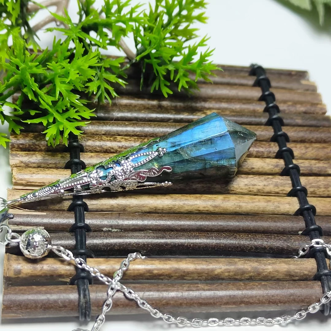 High Quality Natural Labradorite Pendulum For Dowsing Natural Stone Pendant Healing Crystals Pendule Chakra Crystal Pendulum 1pc