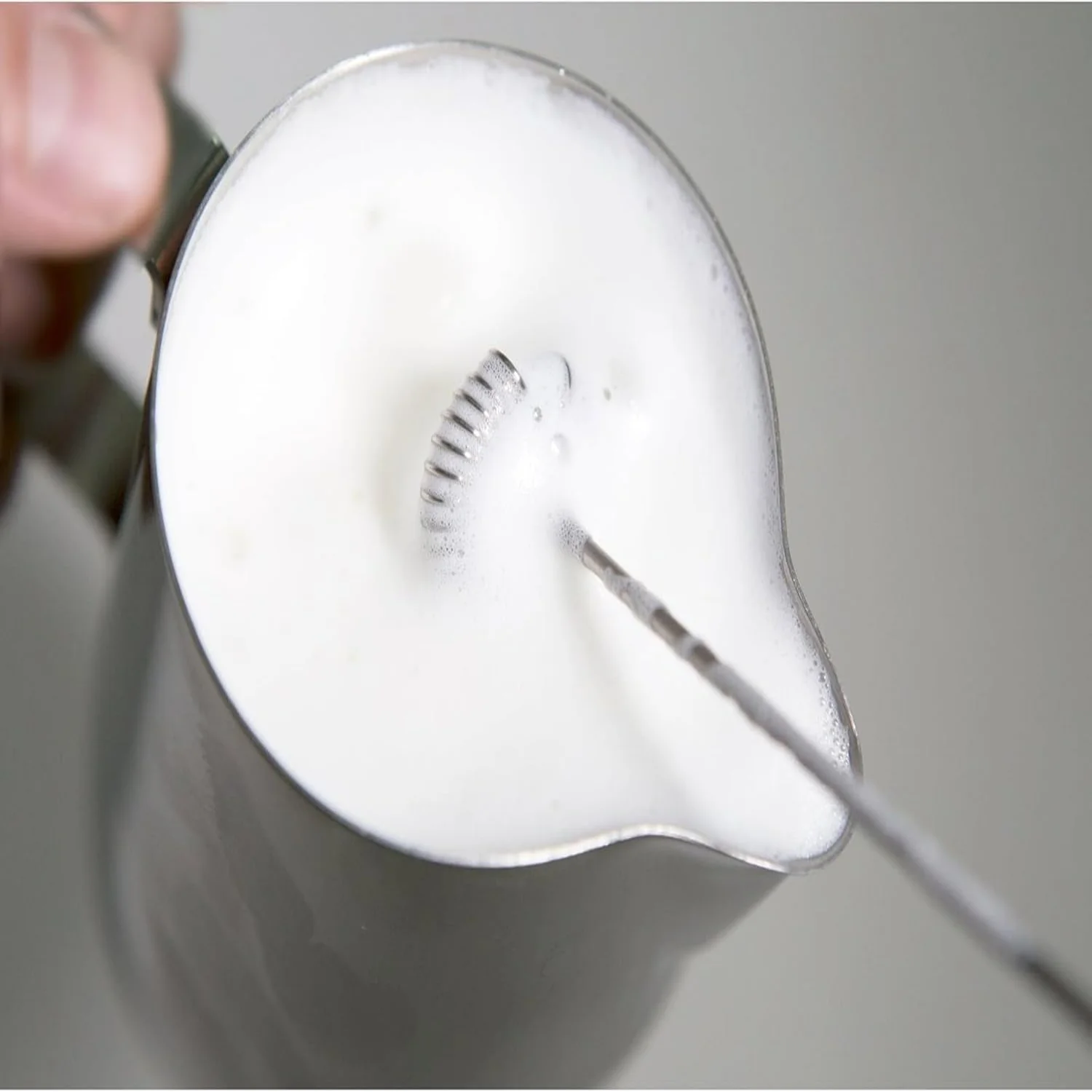 رغوة الحليب لللاتيه والكابتشينو والفرابيه والماتشا - رغوة سوداء