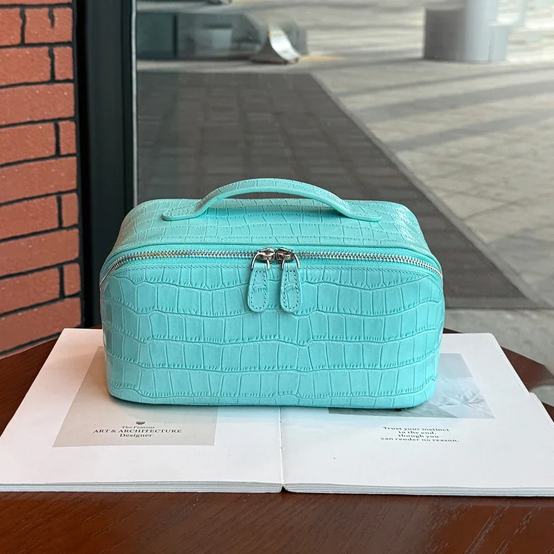 2026 Summer New Genuine Leather Makeup Bag Crocodile Pattern Cowhide Large Capacity High end Color Series Travel Portable Toilet
