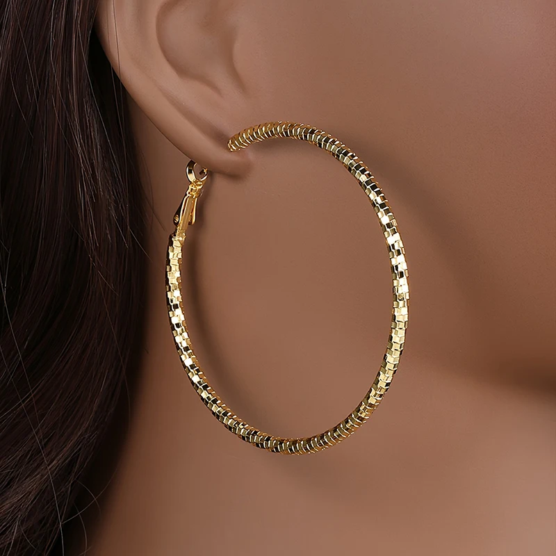Huitan Bling Bling Hoop Earrings Fashion Bright Attractive Big Circle Accessories for Women Elegant Temperament Party Jewelry