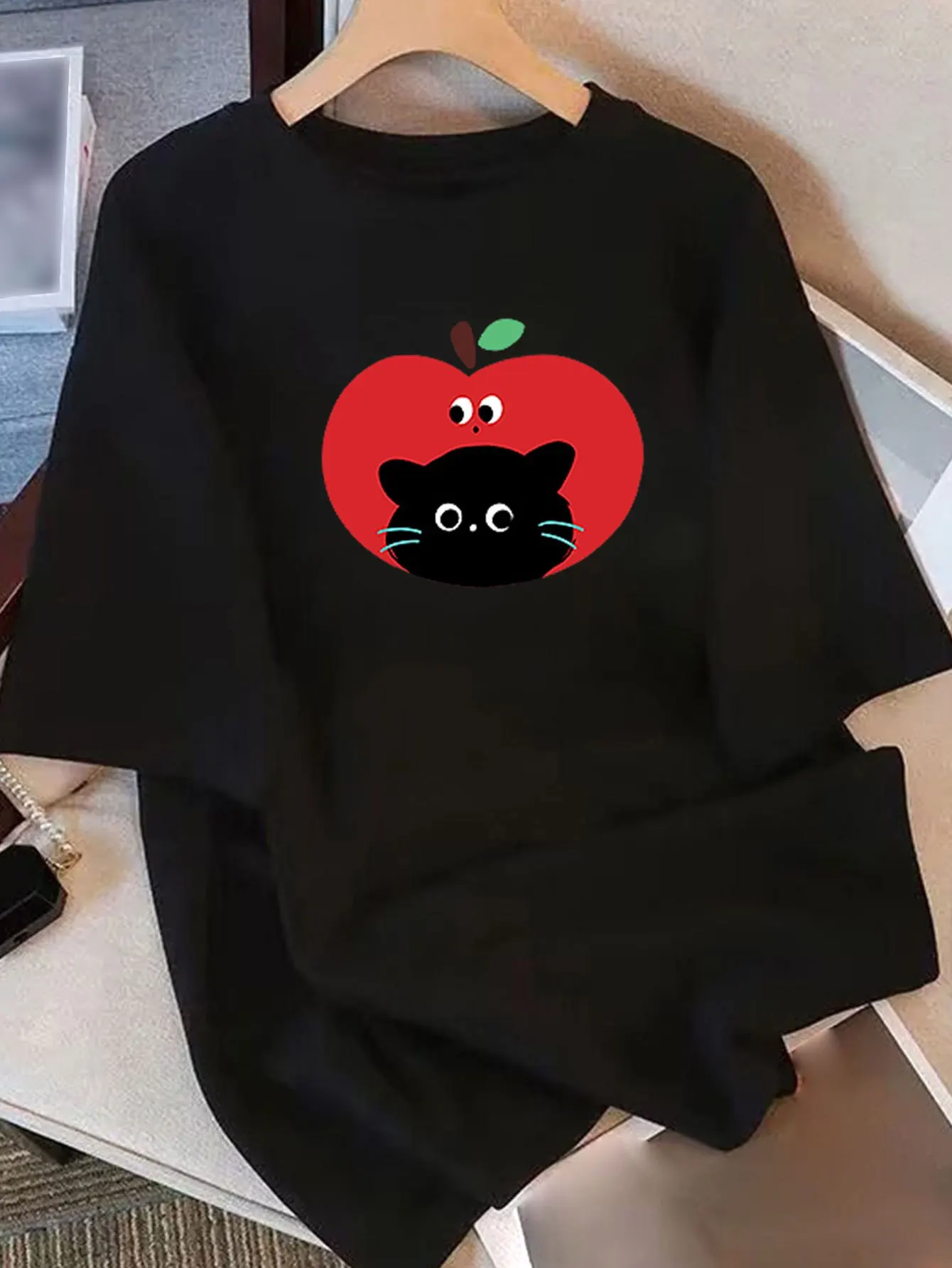 

Women'S Casual T-Shirt with Cute Cat Apple Graphic Harajuku Sleeve Casual T-shirt Clothing Street Tops Tees Aesthetic Clothes