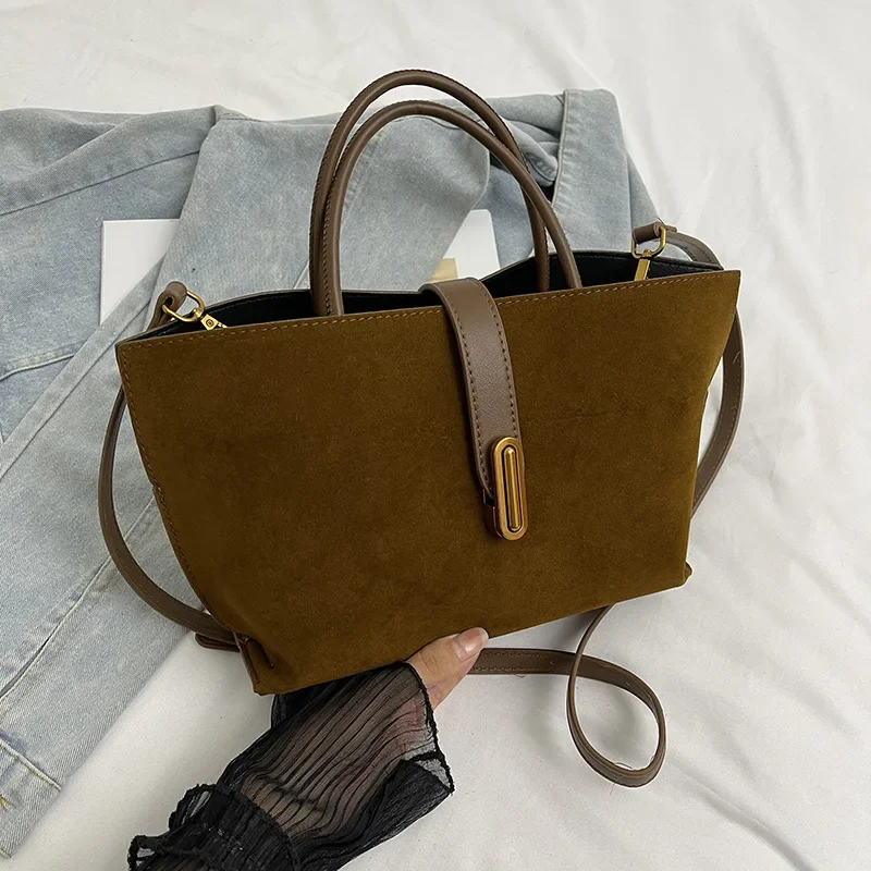 

Women's Faux Suede Tote Bag Large Capacity Retro Elegant Shoulder Bag for Daily Commuting and Travel Lychee Pattern Handbag