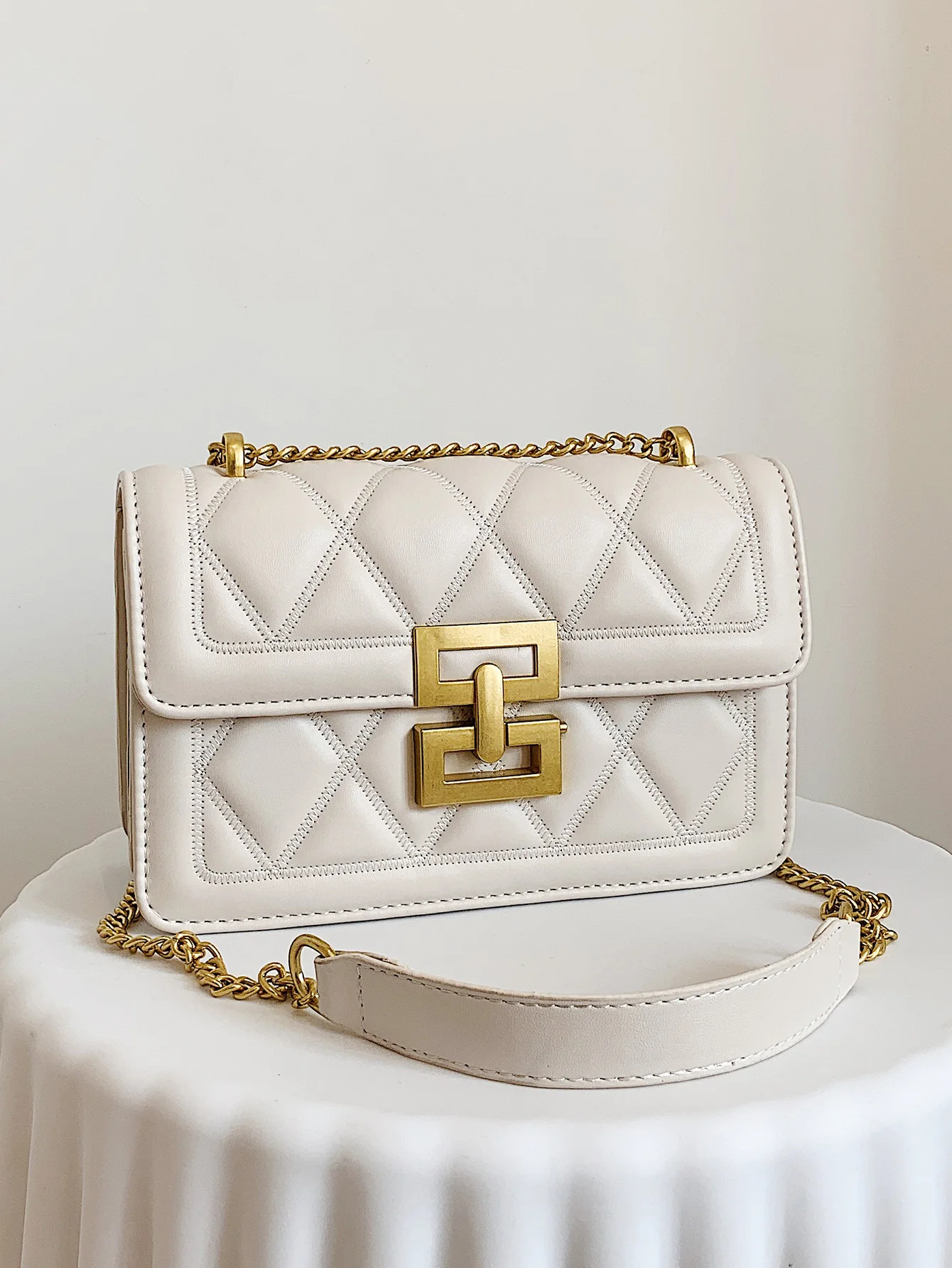 Stylish Quilted Flap Shoulder Bag With Metal Chain Strap