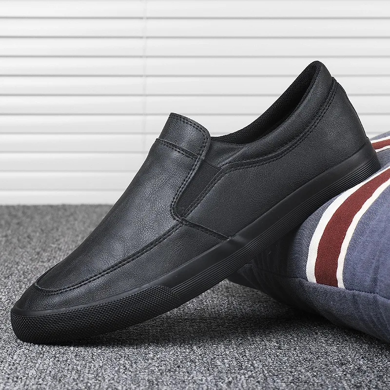 Fashion New Leather Slip-on Men\'s Sneakers Designer Soft Sole Lightweight Board Shoes for Men Casual Luxury Zapatos De Hombre