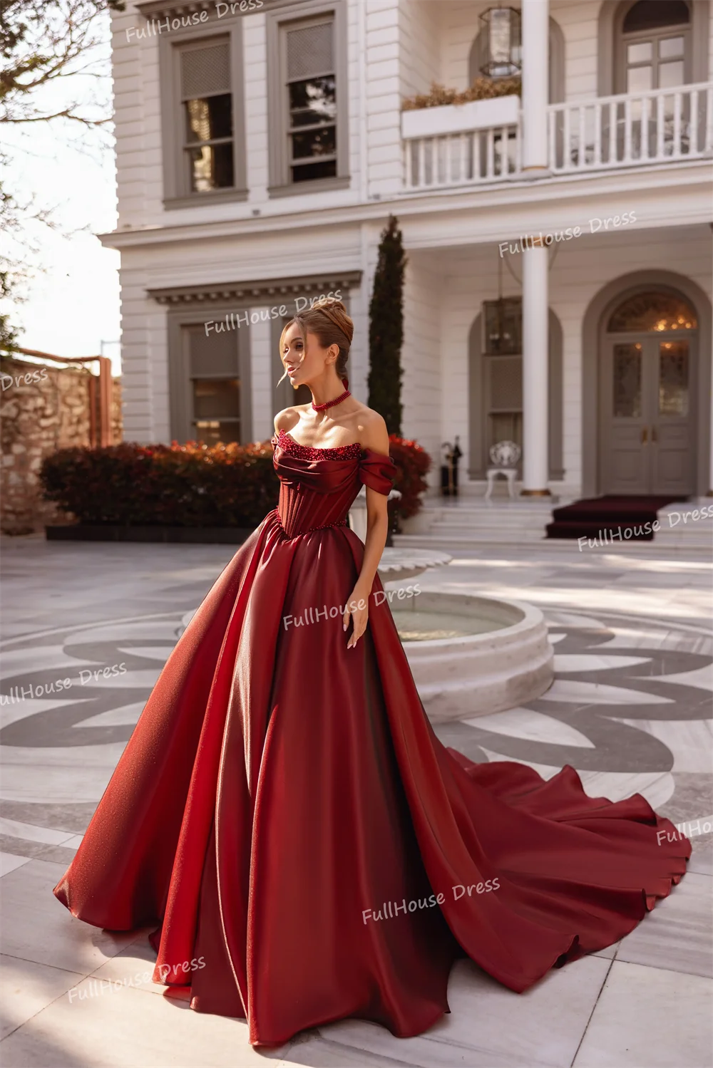 ชุดราตรีงานพรอมแบบสั่งตัดสุดหรู ทรงเอไลน์ ประดับลูกปัดมุก สายเดี่ยว ผ้าจับจีบยาวลากพื้น ผูกเชือกด้านหลัง พร้อมชายกระโปรง