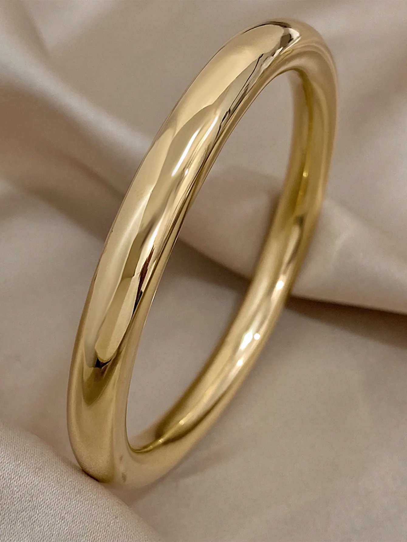 

Минималистичный браслет из полированной нержавеющей стали золотистого цвета для женщин