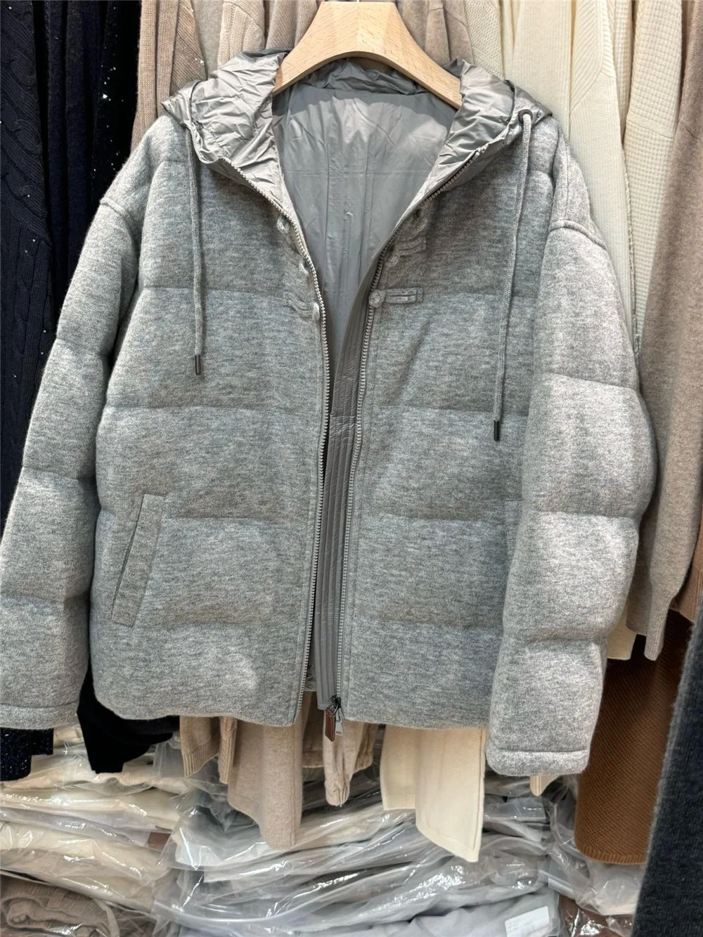 ผู้หญิงHoodedขนมปังCoatถักแคชเมียร์Goose Down JacketหนาและWarm Coat