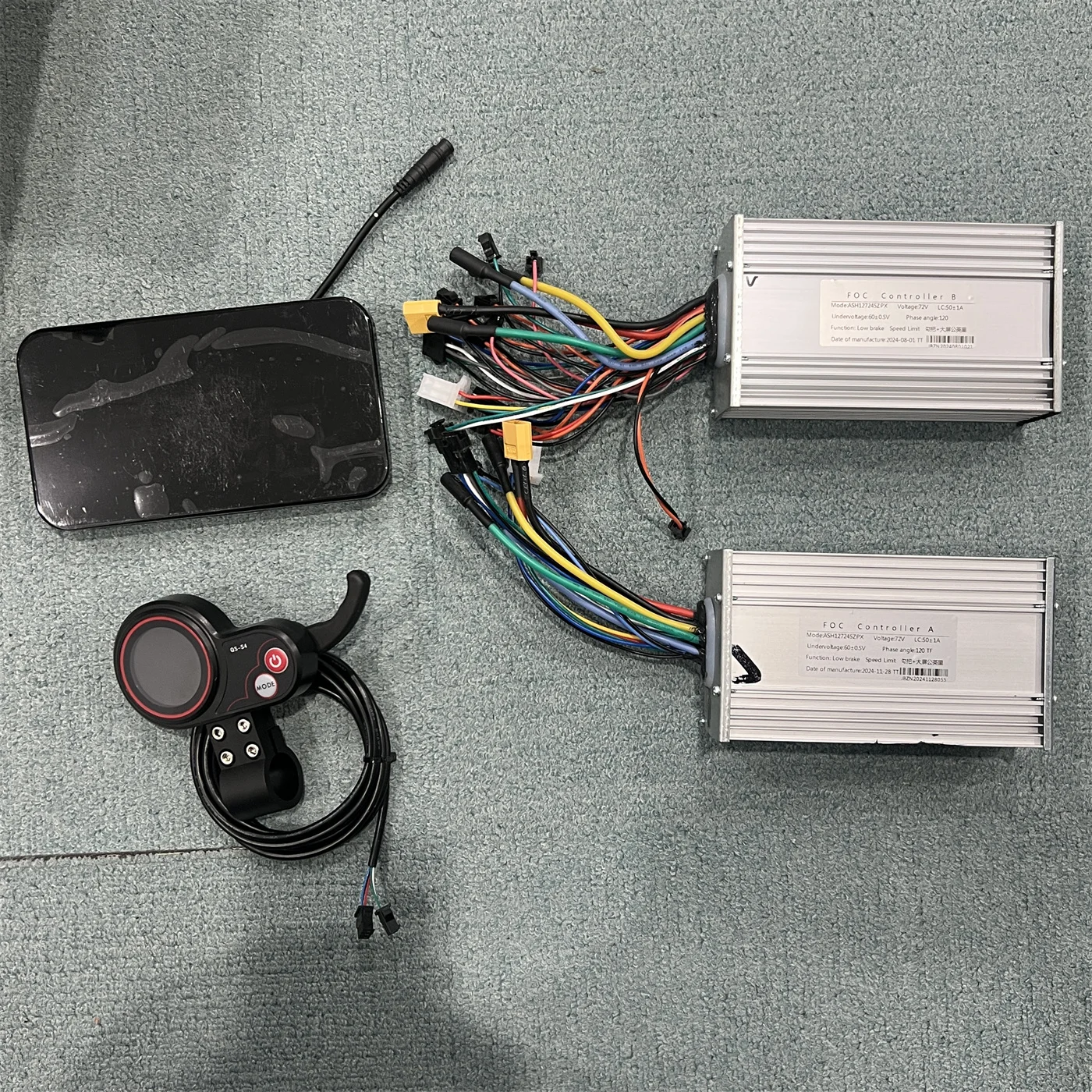 

FOC JB 72V 50A Электрический скутер Контроллер скорости двигателя Набор 8000W Двойной контроллер двигателя скутера с большим экраном