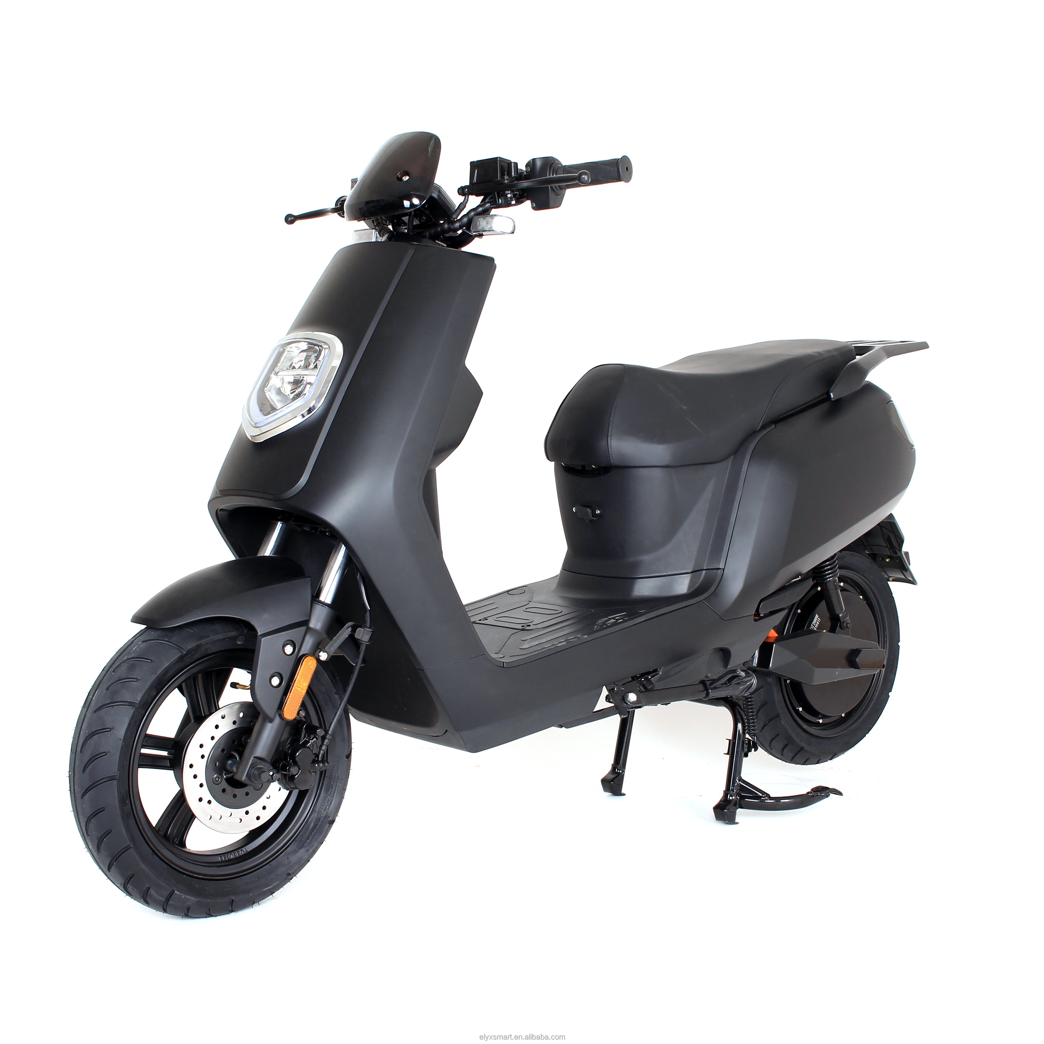 

ATV&UTVDAZZ 60V30Ah Portable Lithium Battery 48KM/H 2000W Motor Classic Urban Commuting Electric Scooter
