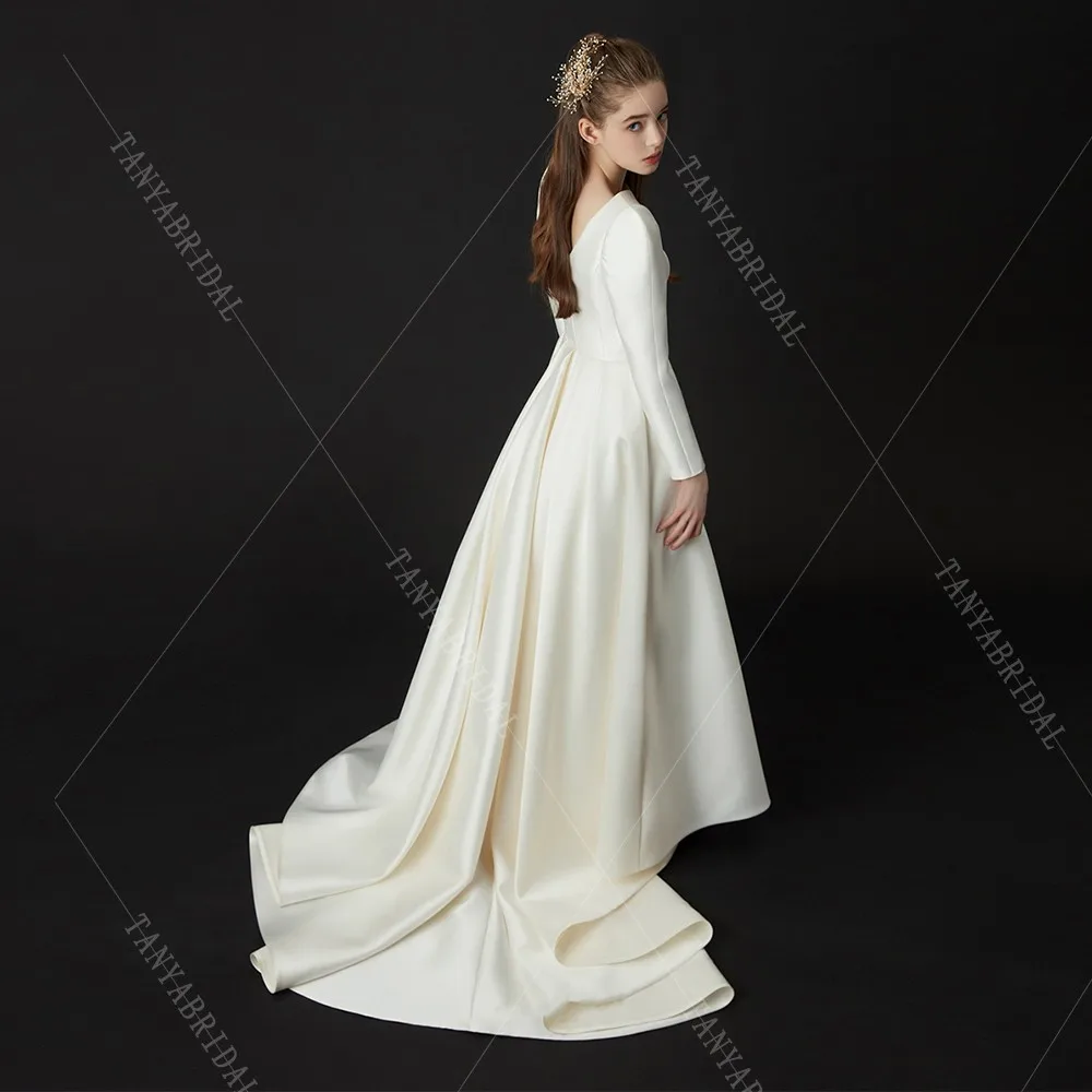 Customized Classic Satin Bridal Gown Long Sleeves O Neck Princess Elegant Sweep Train Wedding Dress A Line Zipper Bridal Dress