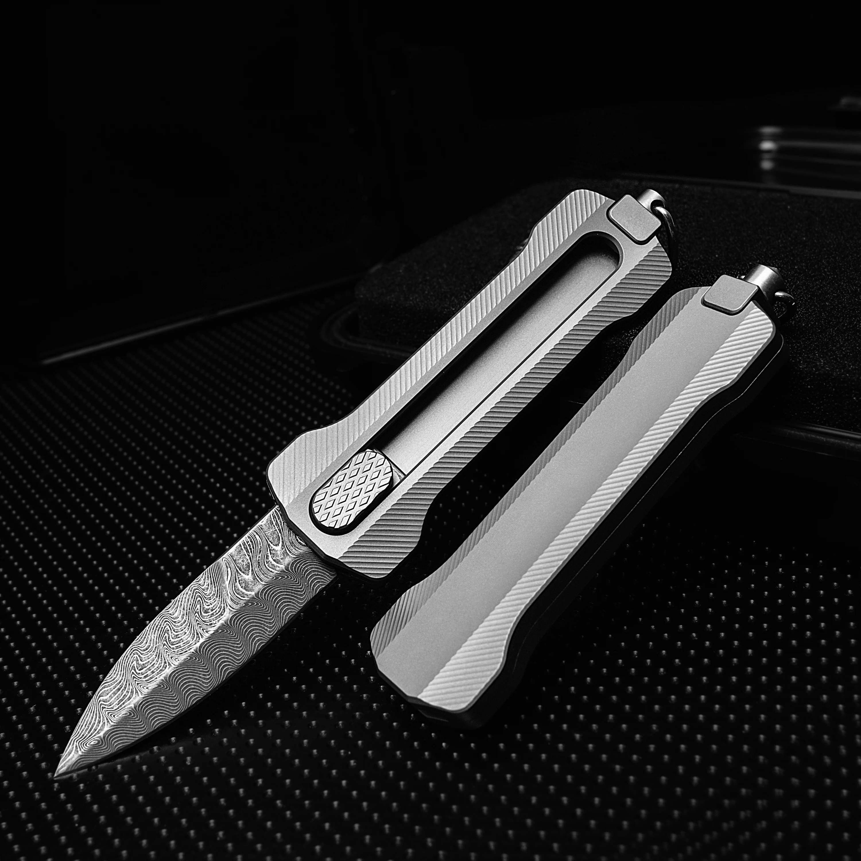 

Новый карманный нож из титанового сплава, скользящее лезвие D2, дамасская текстура, изысканный подарок, самостраховка, разборка, портативный, для повседневного использования