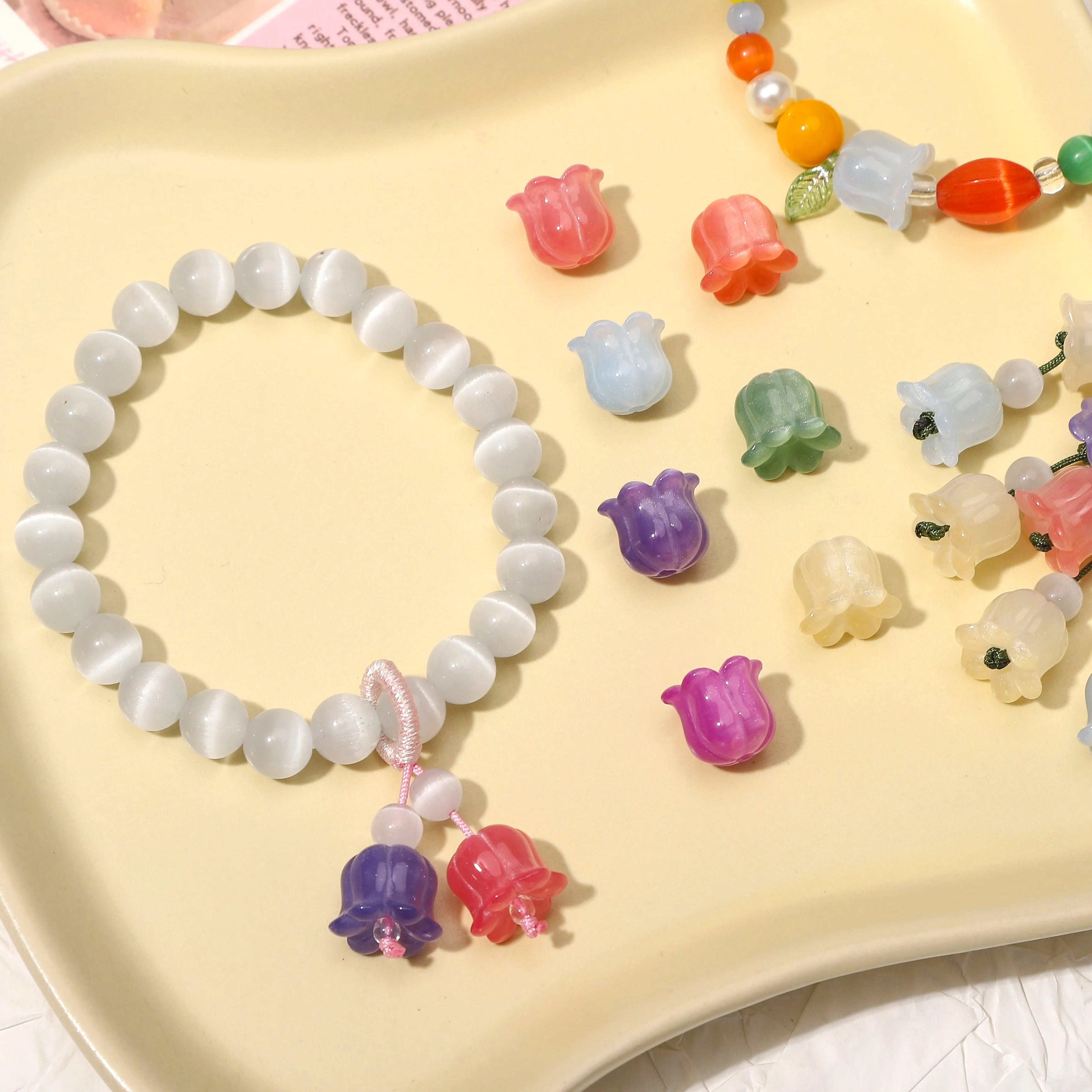 2/7pcs UV Color Changing Resin Bell Flower Beads