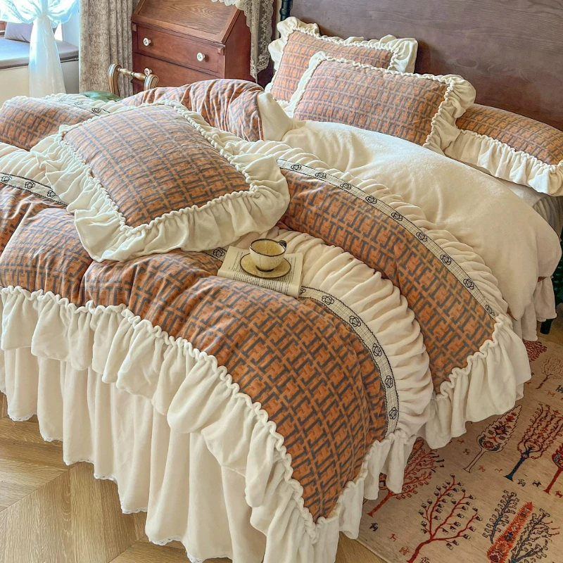 Winter French Retro Princess Style Thick Milk Velvet Bed Four Piece Set with Pleated Edge Duvet Cover and Velvet Fairy Bed Skirt