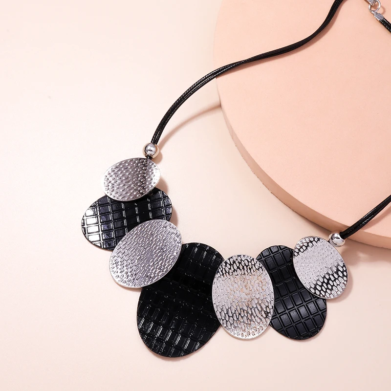 Fashion Choker Necklaces for Women Female Metal Round Vintage Statement Necklace Girls Party Holiday Jewelry Gifts