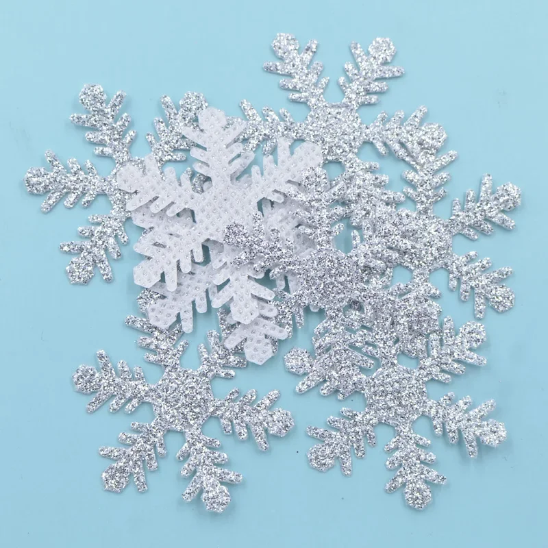 Venta al por mayor, 400 Uds., 4CM, tela plateada brillante, apliques de copo de nieve para manualidades para fiesta de Navidad, accesorios para árboles, parches de decoración