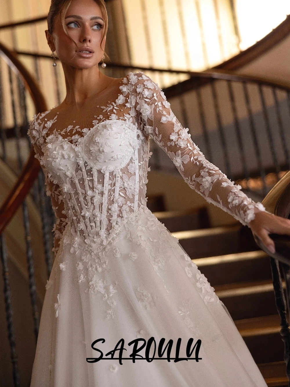 

Romantic Floral Appliques Wedding Dress Sheer A Line Beaded Bridal Gown Customized Corset Glamorous Long Sleeved Women Wear