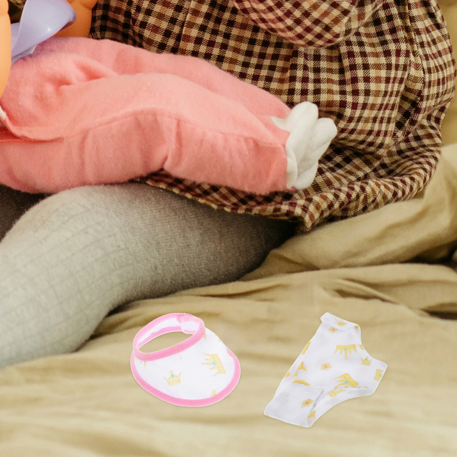 

2 Sets Girl Baby Accessories Panties Bibs for 18 Inch 43Cm Underwear Clothing Accessories Pretend Play Feeding Bibs