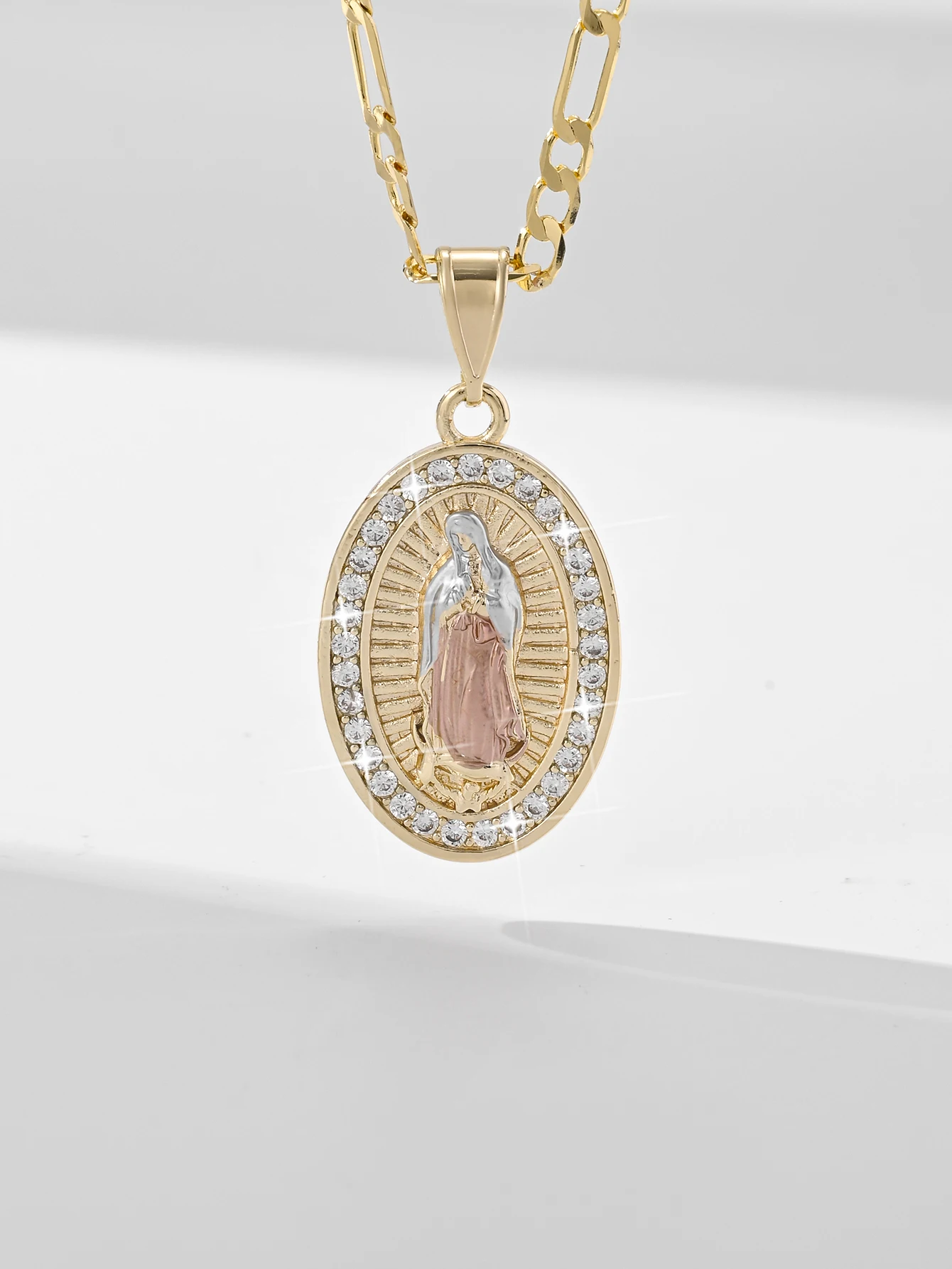 Collar de la Virgen María chapado en oro de 14 quilates para mujeres/hombres, joyería cristiana, colgante de medalla de Nuestra Señora de Guadalupe, collar de madre María