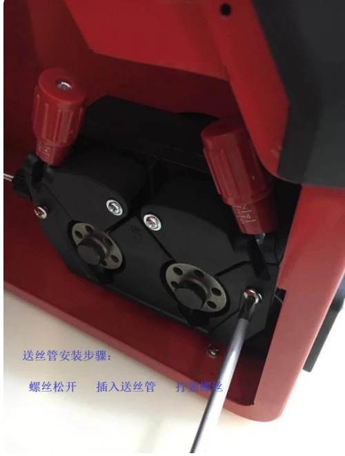 Automatic WF-007A Pulse Wire Feeder, Digital Controlled Cold Wire Feeding System with Anti-Sticking Function for Robotic Welding