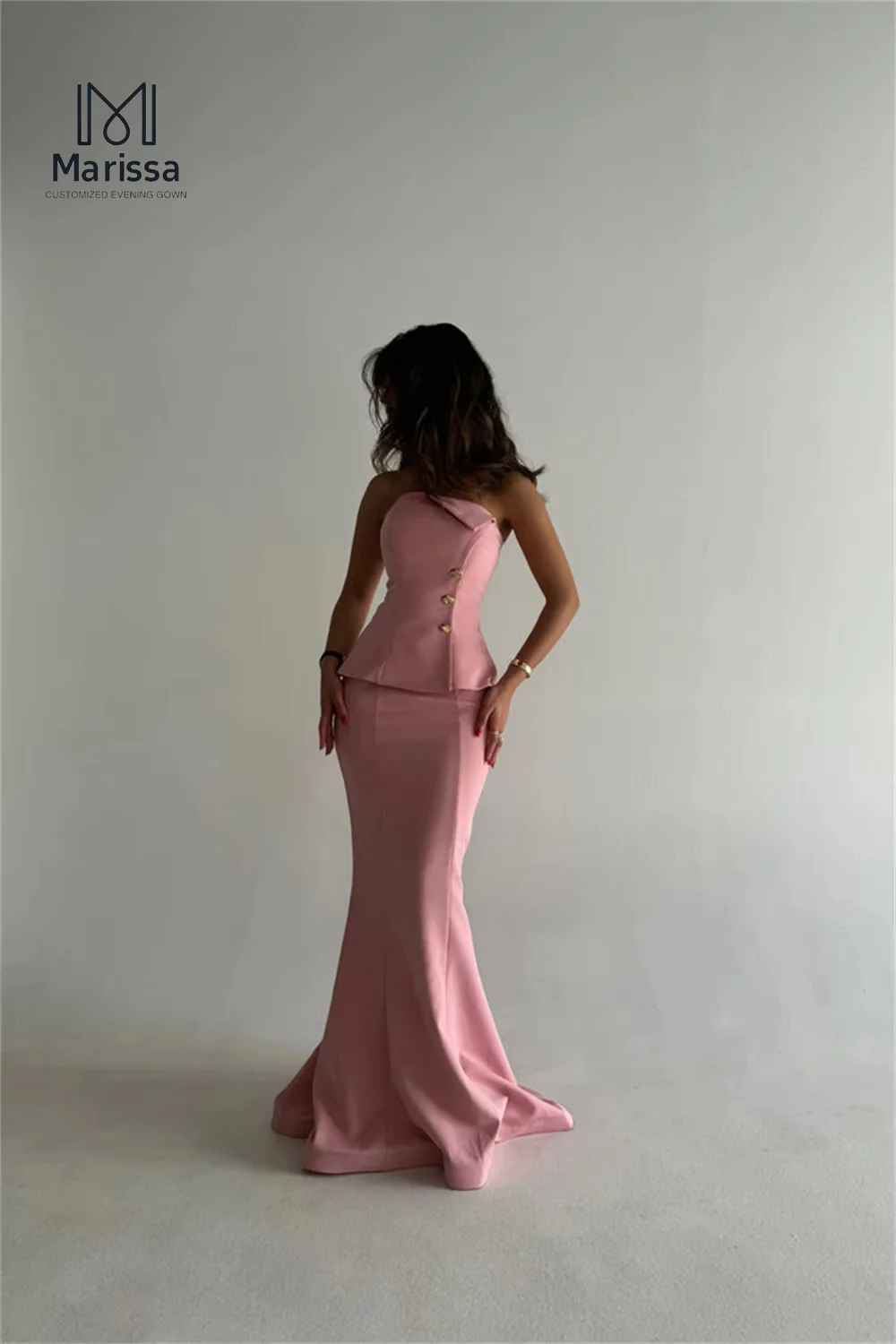 فستان سهرة أنيق طويل بذيل السمكة من ماريسا فساتين سهرة أنيقة وردية اللون للنساء فستان حفلة موسيقية فاخر 2025 مصنوع حسب الطلب