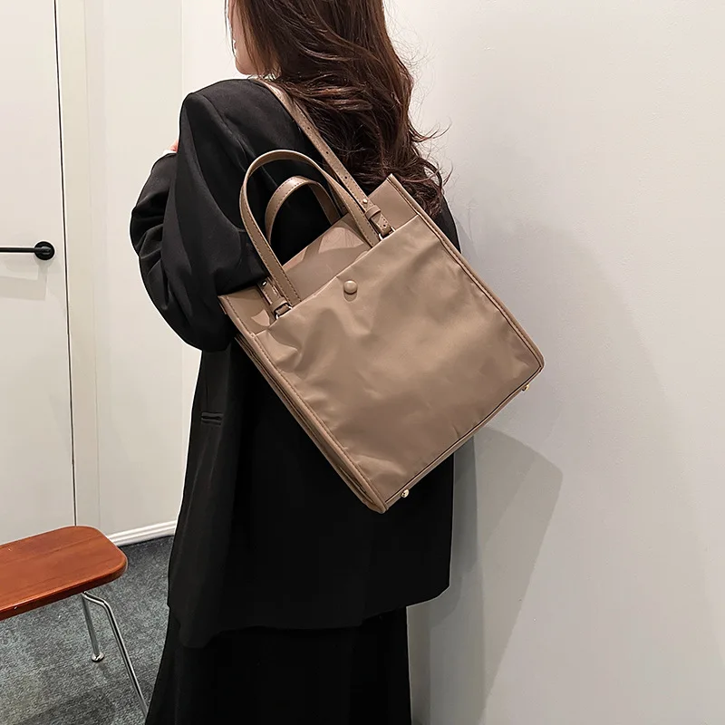 Tote Shoulder Bag Large Capacity Simple Nylon Splicing Style New Trend Design Leisure Commuter Shopping Street Fashion All-match